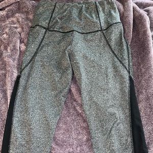Grey cropped leggings